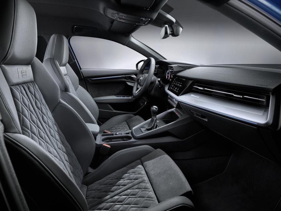 Интерьер Audi A3 Sportback 35 TFSI 2020 года  (WW) (фото 39 из 57)